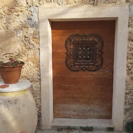 La Cave Au Soleil Du Midi Bed & Breakfast